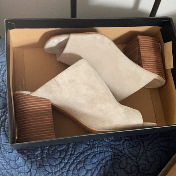 Kenneth Cole Heels - Picture 8 of 9